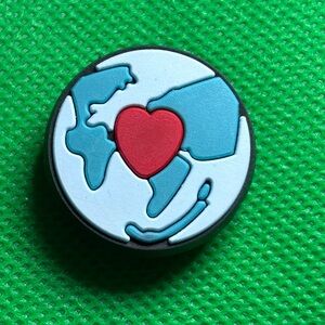 🌼 (5/$10 or 10/$15) NEW “I love Gardening” Croc Charm Collection Earth w/ heart